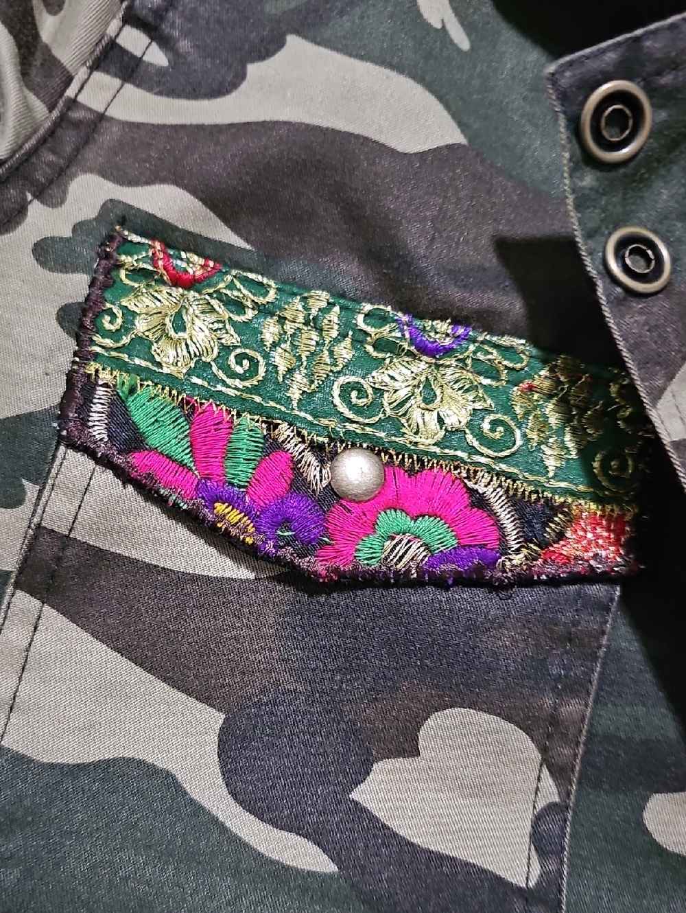 Anthropologie Beautiful Stories Jacket Embroidered Camoflage Charm Large Bomber - Picture 4 of 12